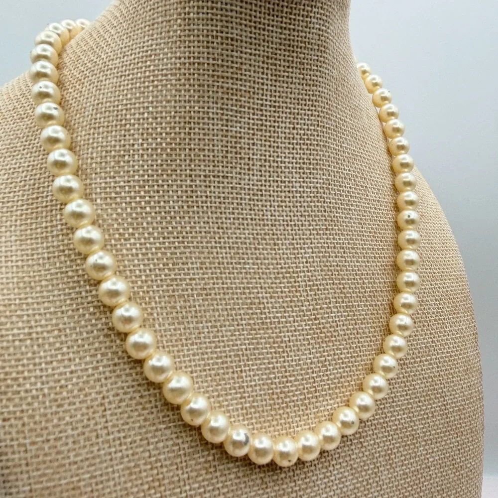 Vintage 90s Cream Faux‎ Pearl Bead Necklace Boho Classic Fashion Women's Jewelry
